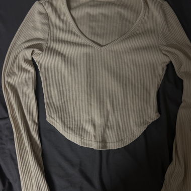 Beige tshirt