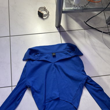 Crop pullover mit Kragen