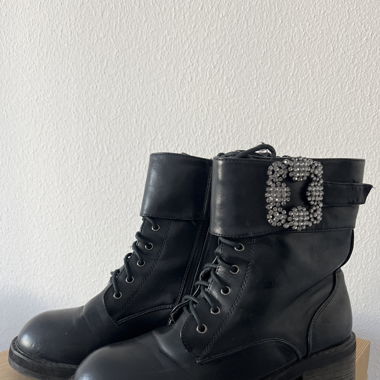 Bottine noire Motivi avec bijou