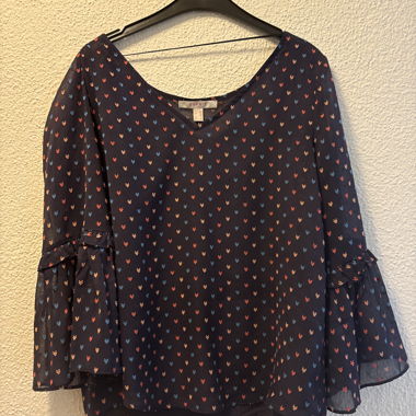 Blusa Esprit con motivo a cuori