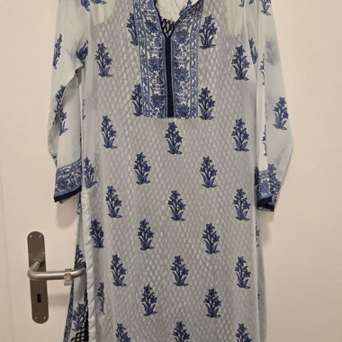 Completo dall'India (vestito, tunica e pantaloni)