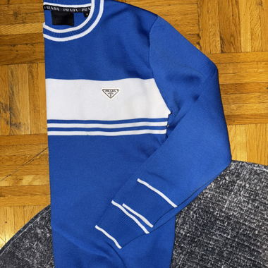 Prada pulli
