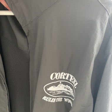 Graue Corvidae Windbreaker 
