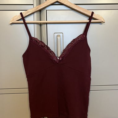 Subdued lace tanktop