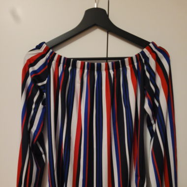 Petit pull fin élégant 