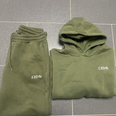 Ensemble hoodie et pantalons de jogging vert olive