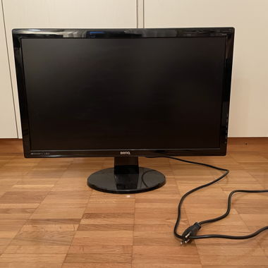 Computer screen + HDMI cable