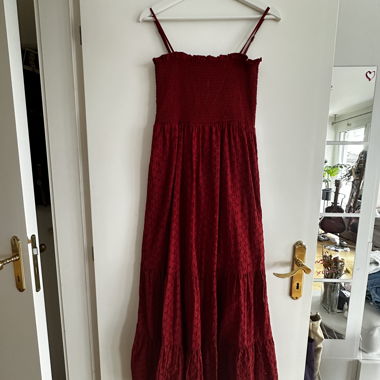 Abito lungo rosso smockato