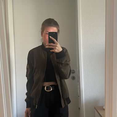 Bomber jacket