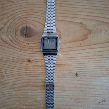Orologio digitale Casio World Time