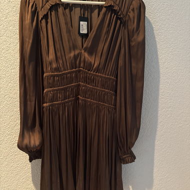 Vestito Mini Maje Marrone con Maniche Lunghe