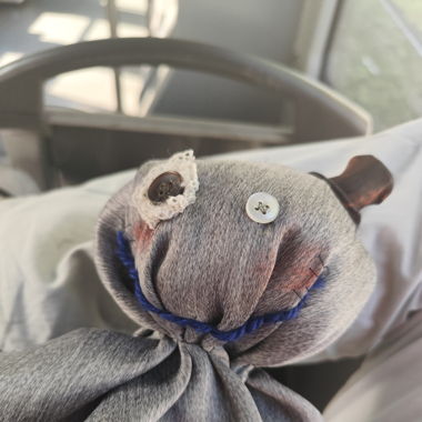 Doudou fait mains en décoration.
