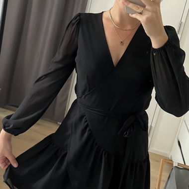 Schwarzes Mini-Kleid