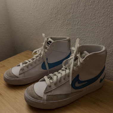 Nike Blazer Mid Shoes