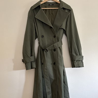 Trench in verde oliva
