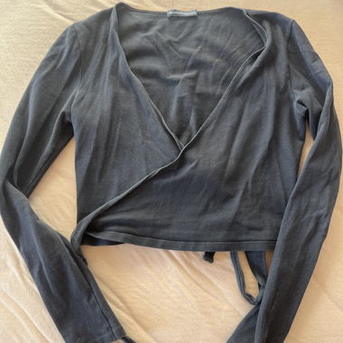 Black long-sleeve bolero