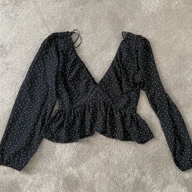 H&M black polka dot peplum blouse S