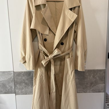 Beiger Trenchcoat