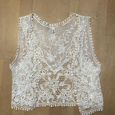 Gilet en dentelle blanc