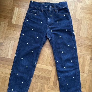 Kinderjeans mit Herzchen