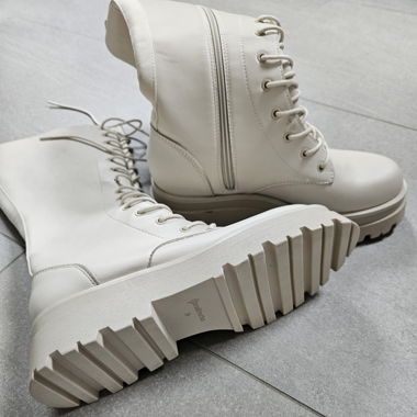 Stradivarius Stiefel ungetragen 