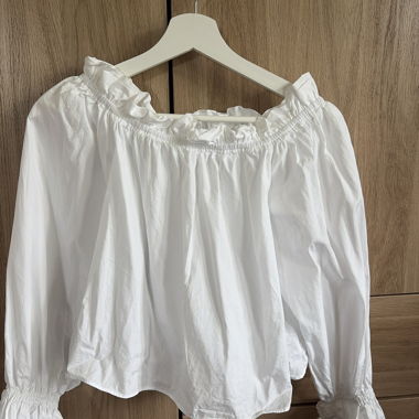 Weisse Off-Shoulder-Bluse