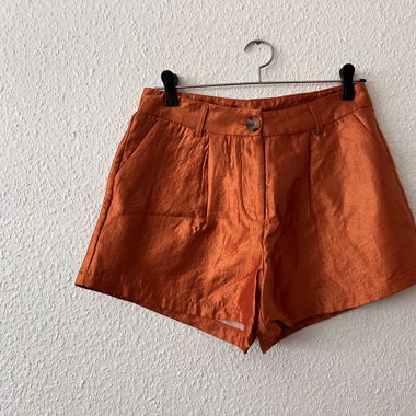 Short arancione