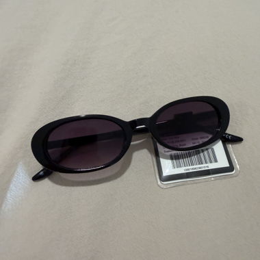Lunettes de soleil ovales noires