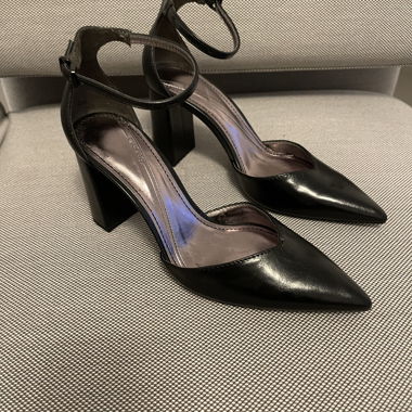 Bershka schwarze Blockabsatz-Pumps