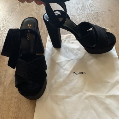 Schwarze Repetto Paillettensandalen mit Absatz