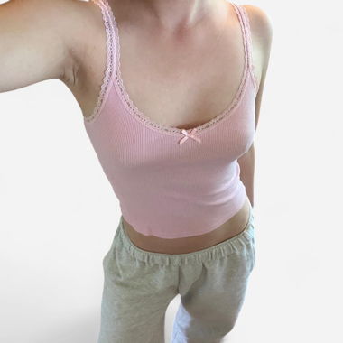 pink top 