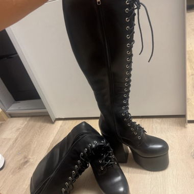 LAMODA Everest Platform Boots – neu, ungetragen