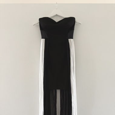 Cocktailkleid, schwarz mit Schleppe, Grösse 36