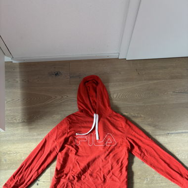 roter Hoodie von Fila