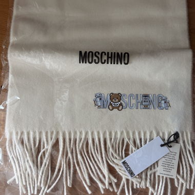 Neuer Moschino Schal