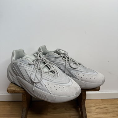 Adidas ozelia