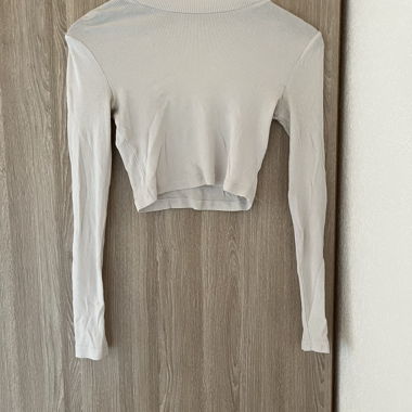 Cropped long-sleeve top