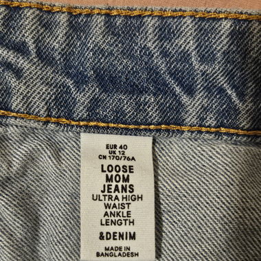 Loose Mom Jeans