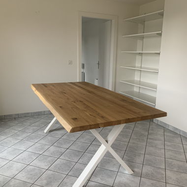 Tavolo da pranzo in legno massiccio