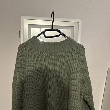 Olive Grüner Pullover 