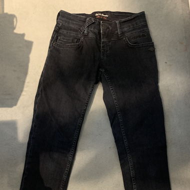 Jeans der Marke Lost in Paradise