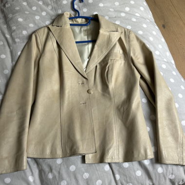 Beiger Lederblazer