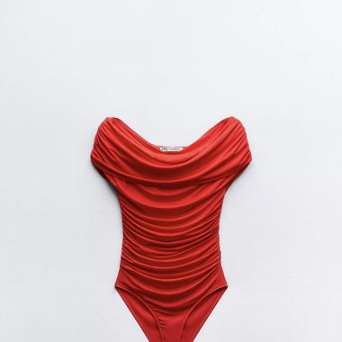 Body rosso con spalla scoperta