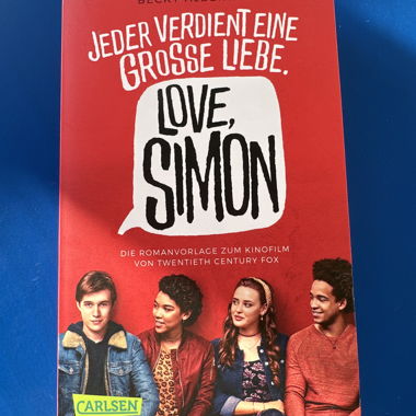 Book "Love Simon" everyone deserves a great love