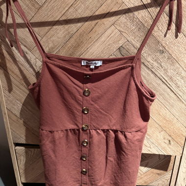 Rust-colored camisole from About You