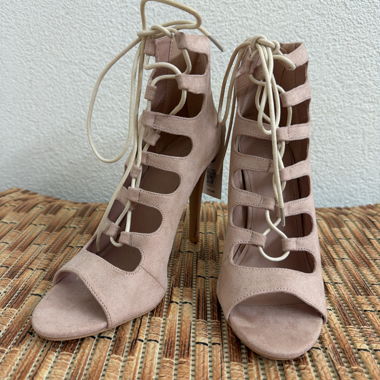 Chaussures à lacets roses à talon