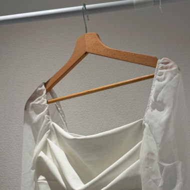Weißes Corsagen-Top mit Chiffonärmeln