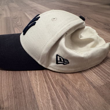 Casquette NY en marine/crème