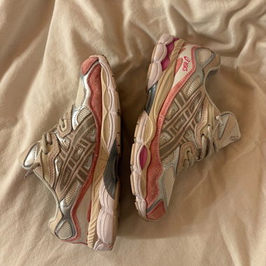 ASICS Gel-NYC en Beige Minéral Crème Rose