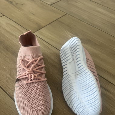 Schuhe ungetragen Grösse 35